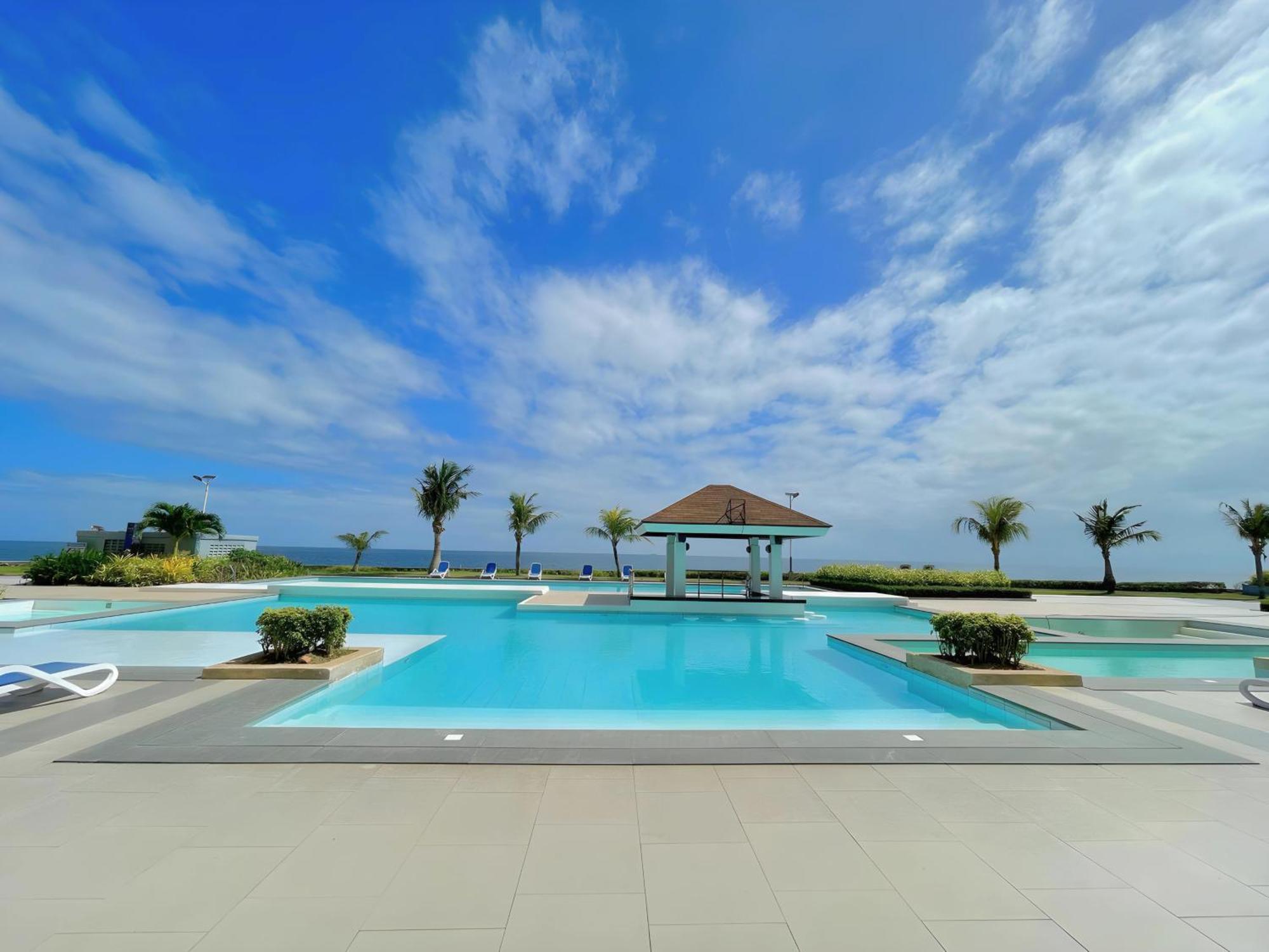 Arterra Seaview Resort มักตัน ภายนอก รูปภาพ