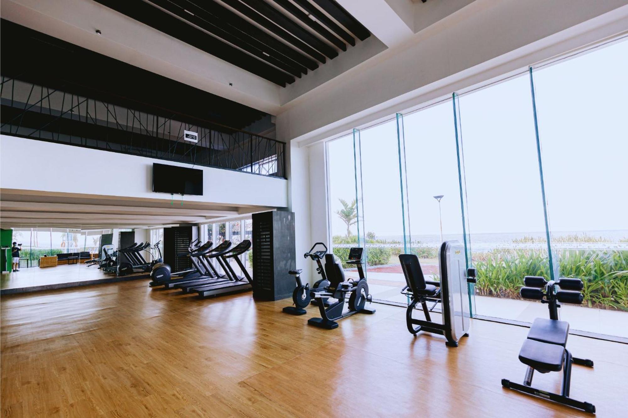 Arterra Seaview Resort มักตัน ภายนอก รูปภาพ